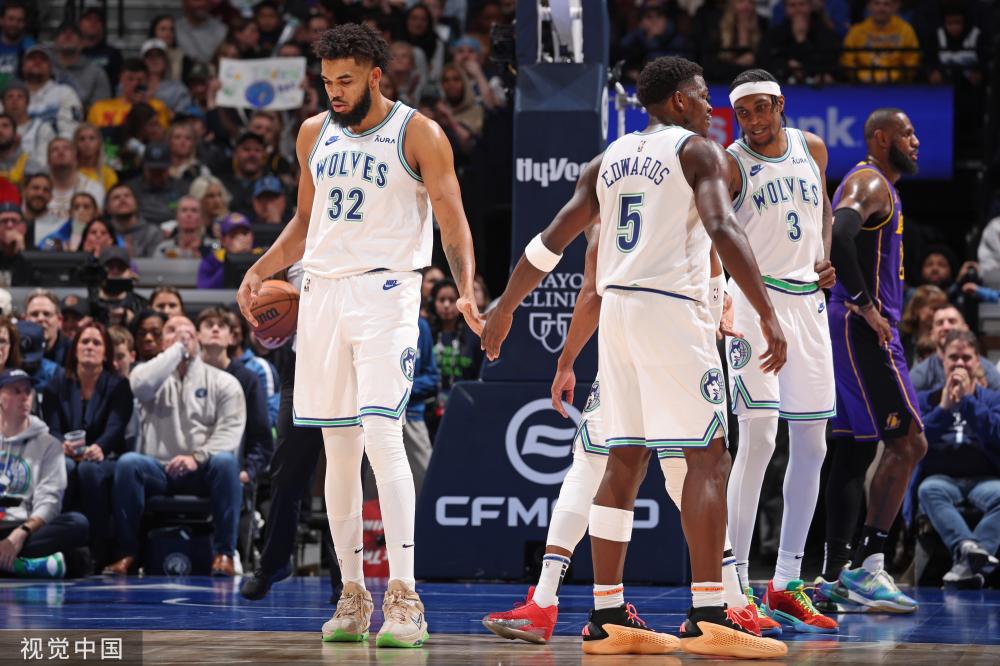 的中场球员 的中场球员